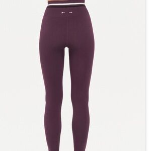 The Upside FORM SEAMLESS 25IN MIDI PANT PLUM
